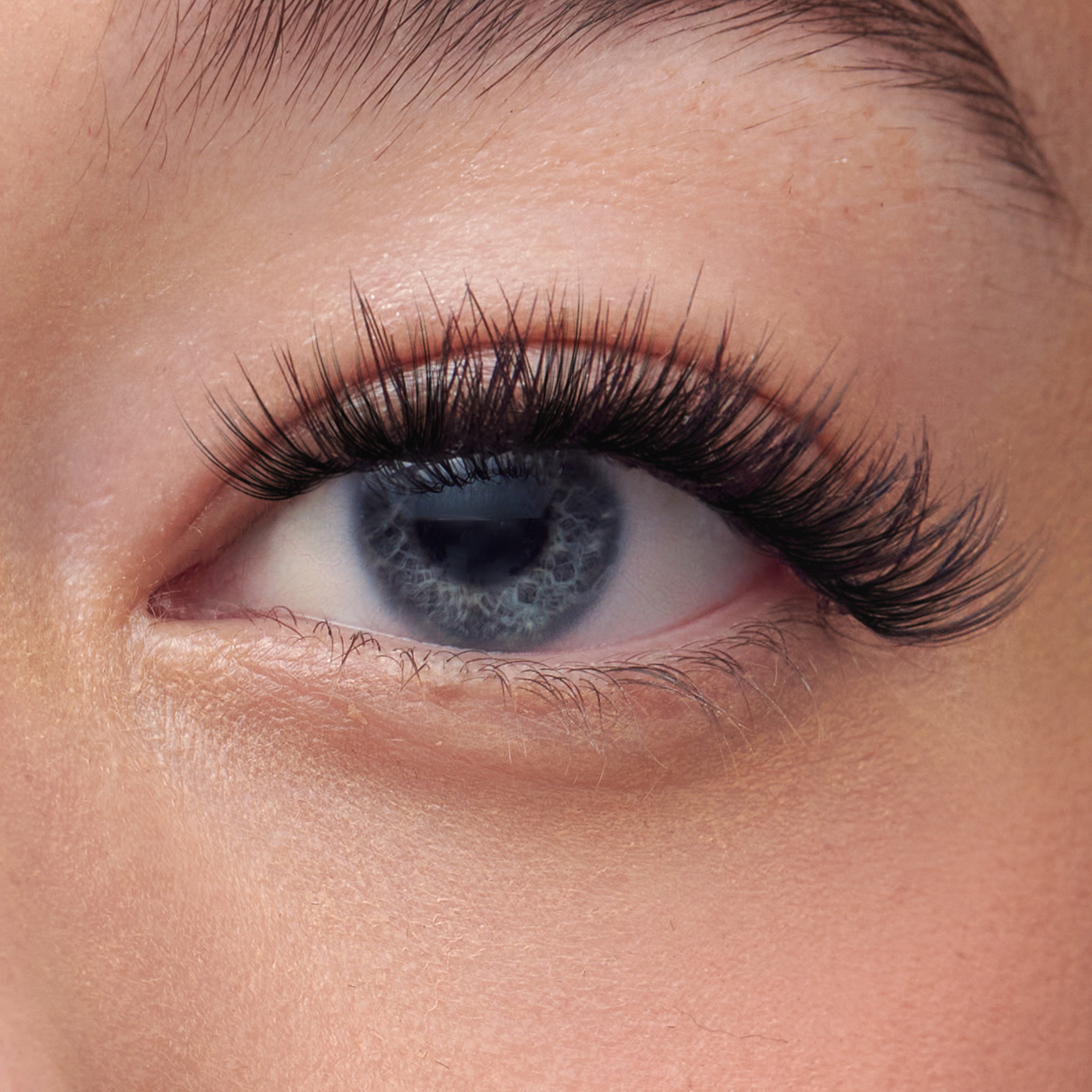KISS imPRESS Pre-Glued Lash Clusters Kit, Classic Wispy, 36 Self Adhesive Eyelashes