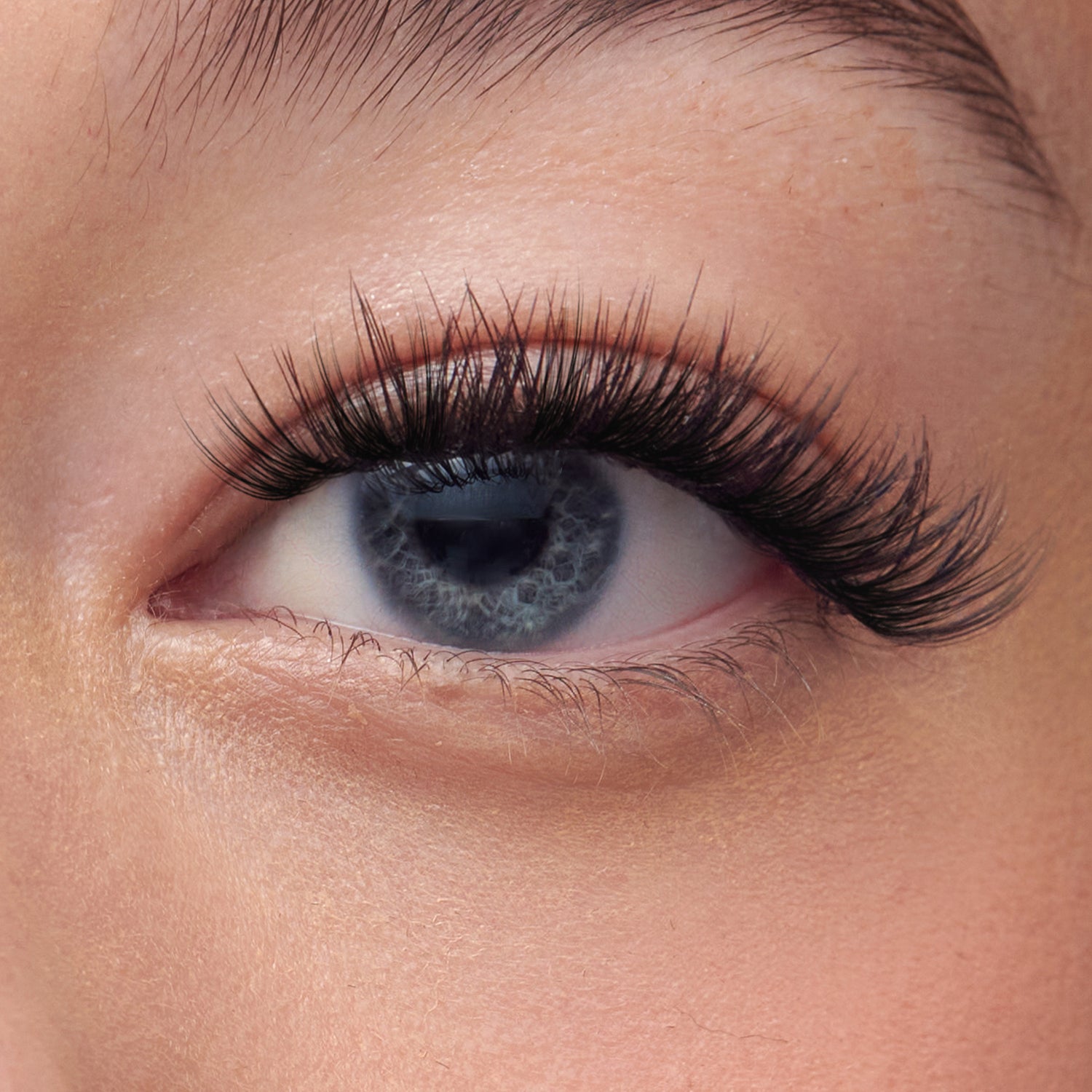 KISS imPRESS Pre-Glued Lash Clusters Kit, Classic Wispy, 36 Self Adhesive Eyelashes